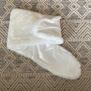 White faux fur shawl for formal occasions